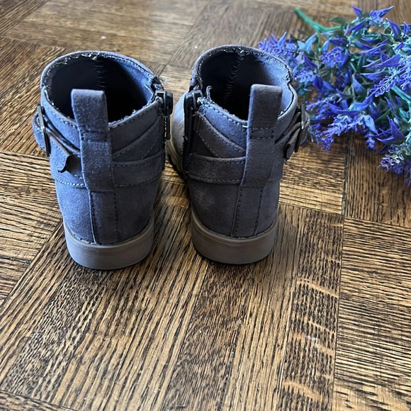 OLD NAVY Baby Boots - Picture 4 of 6